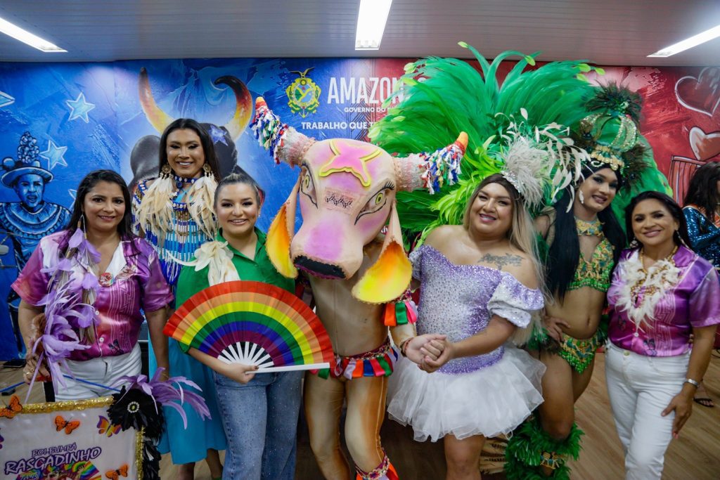 Festival de Parintins 2025: Sejusc promove Circuito do Orgulho para celebrar o Dia Internacional do Orgulho LGBTQIAPN+ 7 SEJUSC DIA DO ORGULHO PARINTINS FOTO LINCOLN FERREIRA 3 1024x683 1