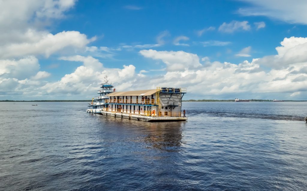 Operação Cheia 2025: Governo do Amazonas envia Balsa Hospital e Barco São João para apoiar ações de saúde em Anamã 5 SES AM 5 Balsa e Barco Hospital Foto Evandro Seixas SES AM 1024x639 1
