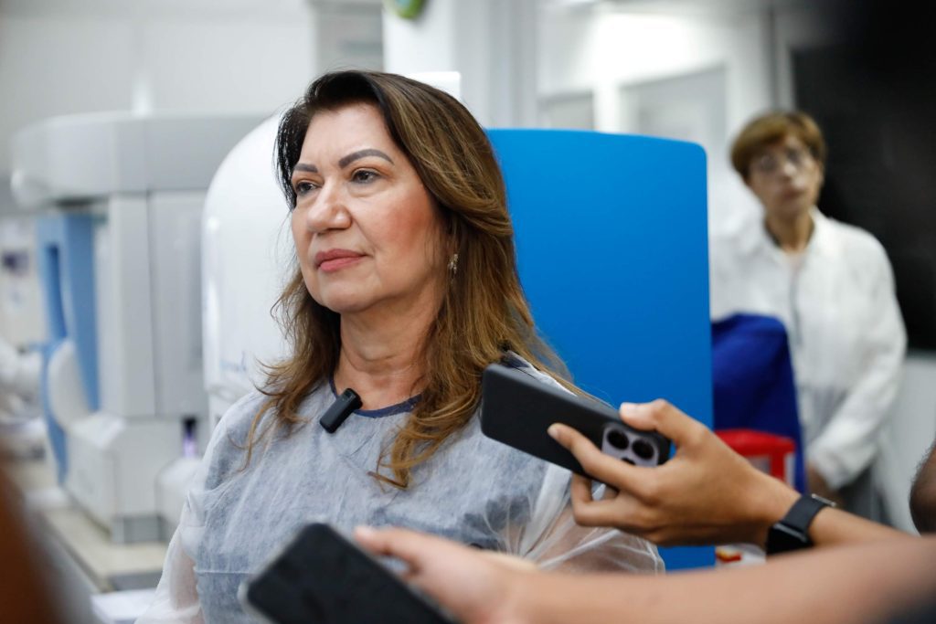Amazonas recebe tecnologia inédita na região Norte para diagnóstico e tratamento de doenças malignas do sangue 7 Secom Novas Tecnologias Hemoam Socorro Sampaio Foto Arthur Castro Secom 1 1024x683 1