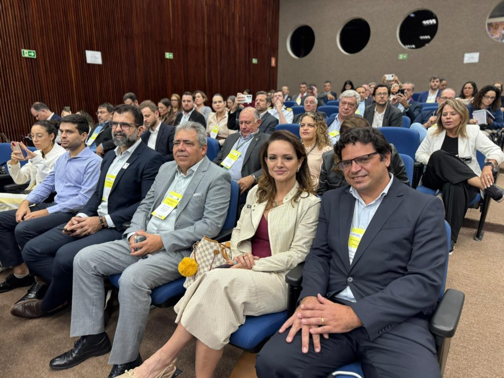 Em Brasília, Sema preside Comitê Nacional Tripartite e participa de reuniões estratégicas sobre regularização ambiental 7 Sema Comite Nacional Tripartite FOTO TIAGO DI LUCAS AL 3 1024x768 1