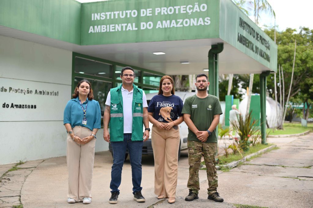 Gavião-carijó é resgatado pela Sepet e Ipaam em área próxima ao Sambódromo 3 Sepet e Ipaam durante acao integrada Foto 3 13 06 2025 1024x681 1