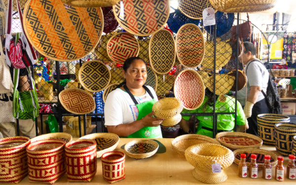 Festival de Parintins 2025: Mostra de Artesanato e Economia Solidária completa 20 anos e destaca talentos amazônicos 7 Setemp ArtesaPIN2 FotoJamilleSilva