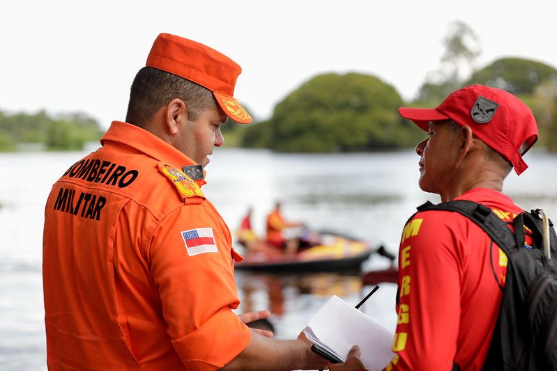Festival de Parintins 2025: Corpo de Bombeiros realiza simulados de salvamento no bumbódromo e em balneário da Ilha 2 Simulacao Bombeiros em Parintins foto Alex Pazuello Secom 1