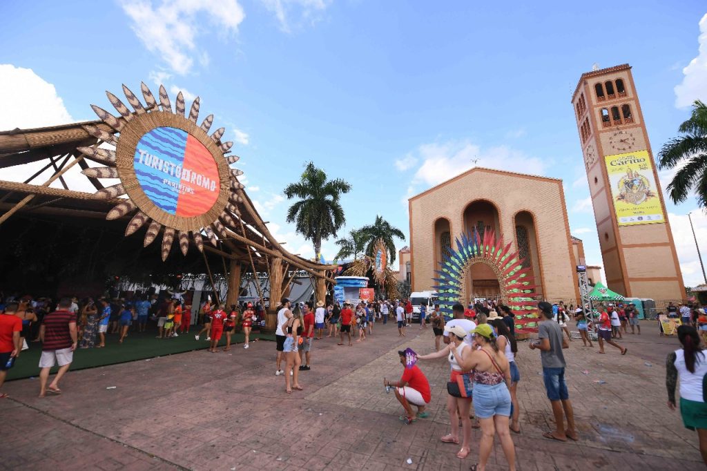 Festival de Parintins 2025: Amazonastur lança roteiro especial para turistas de primeira viagem 3 WhatsApp Image 2025 06 10 at 164003 1024x682 1