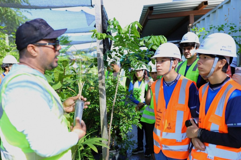 Mês do Meio Ambiente: UGPE leva estudantes para conhecer projeto de reflorestamento do Prosamin+ 9 WhatsApp Image 2025 06 16 at 161928 1024x683 1