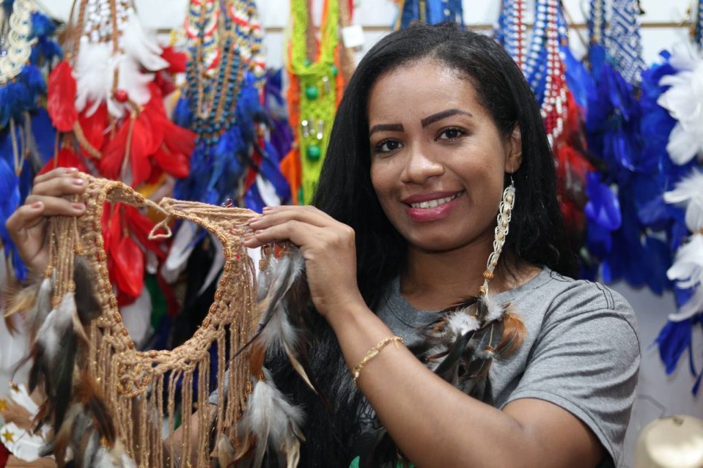 Festival de Parintins 2025: Amazonastur reforça campanha “Turismo sem Penas” para prevenir uso ilegal de penas naturais 7 WhatsApp Image 2025 06 19 at 140840 1 1024x682 1