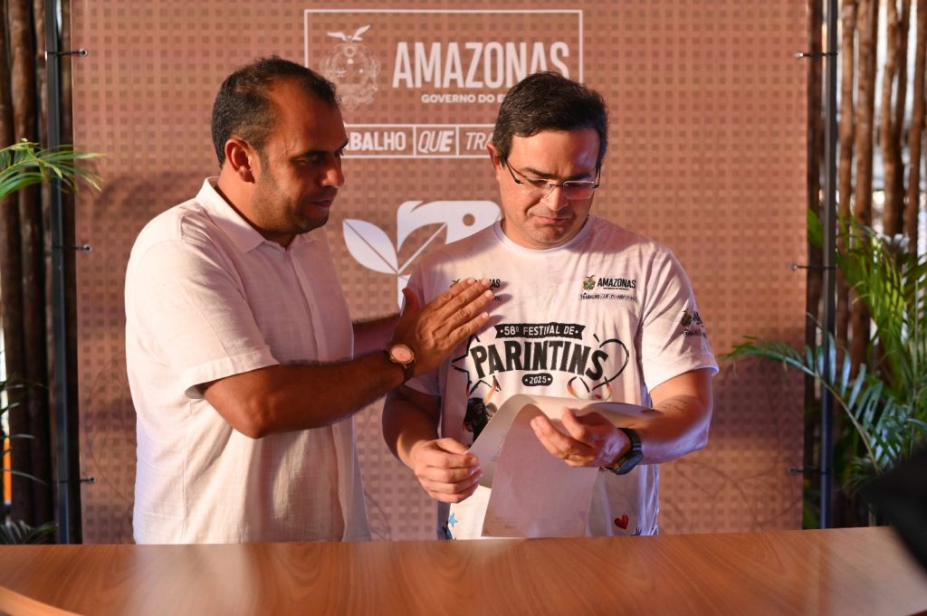 Festival de Parintins 2025: Ipaam entrega licença para novo porto flutuante 2 WhatsApp Image 2025 06 25 at 095544 1024x681 1