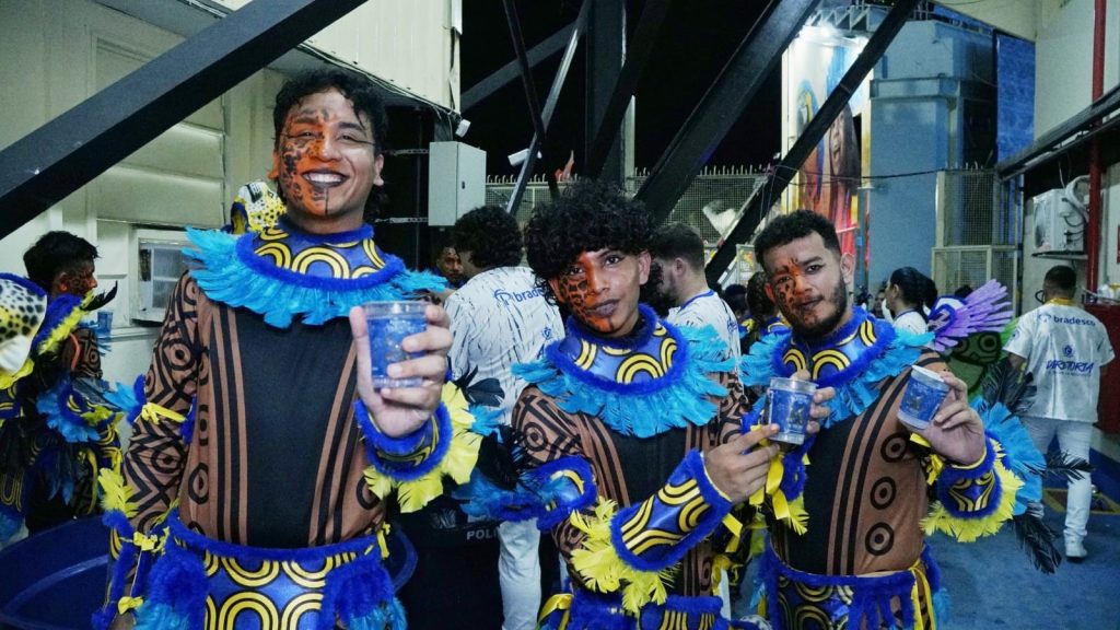 Parintins 2025: ‘Água nas Torcidas’ da Cosama atendeu cerca de 600 mil pessoas durante o festival 2 WhatsApp Image 2025 06 30 at 151929 1024x576 1