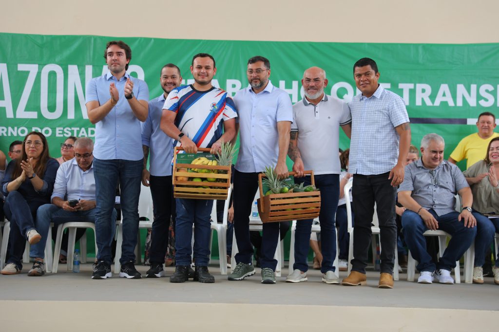 Em Itacoatiara, Governador Wilson Lima destina R$ 2,8 milhões em investimentos para setor primário 5 e818936e 5fca 41bf acbf 48df84f52111 1024x682 1