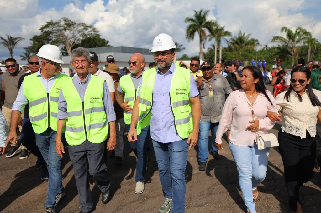 Em Novo Aripuanã, governador Wilson Lima destina mais de R$ 13 milhões em investimentos para infraestrutura e vistoria obras do aeroporto 2 f5e63e93 0366 4cf5 b9cb f7a0863ede8e 1024x682 1