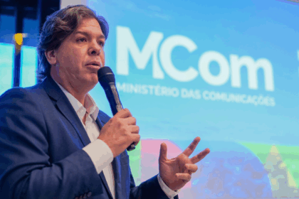 Ministro das Comunicações participa na Câmara de debate sobre regulamentação das redes sociais