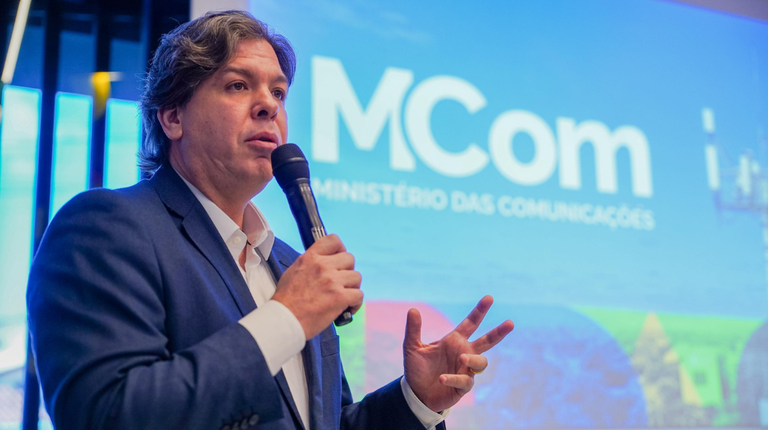 Ministro das Comunicações participa na Câmara de debate sobre regulamentação das redes sociais