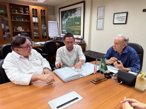 Ciama entrega projeto a prefeitura de Silves 300x225 1