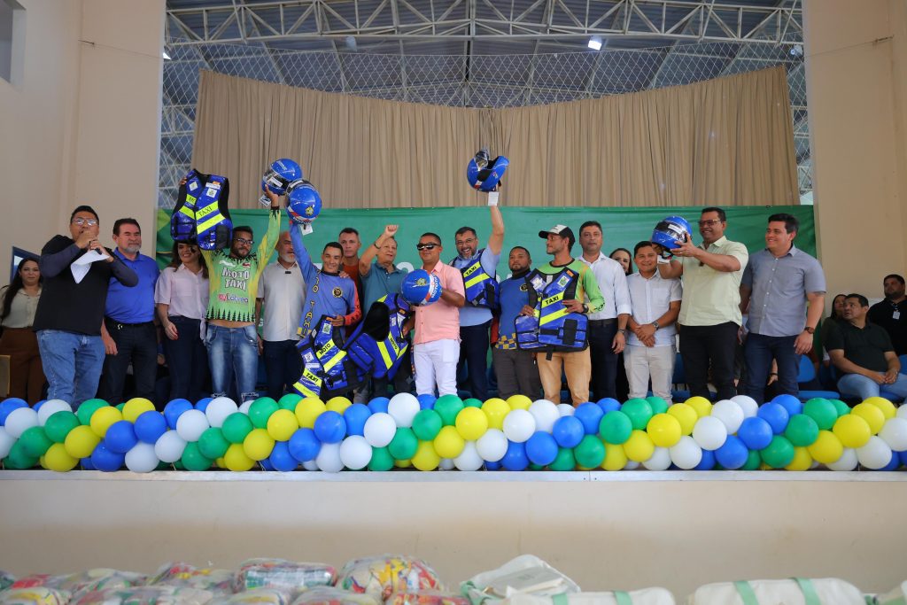 Detran-AM entrega 30 kits de segurança para mototaxistas no município de Lábrea 2 Detran-AM entrega 30 kits de segurança para mototaxistas no município de Lábrea