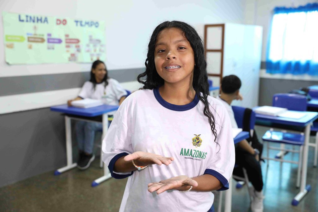 Secretaria de Educação abre inscrições para curso de Libras na EE Mayara Redman 2 Secretaria de Educação abre inscrições para curso de Libras na EE Mayara Redman