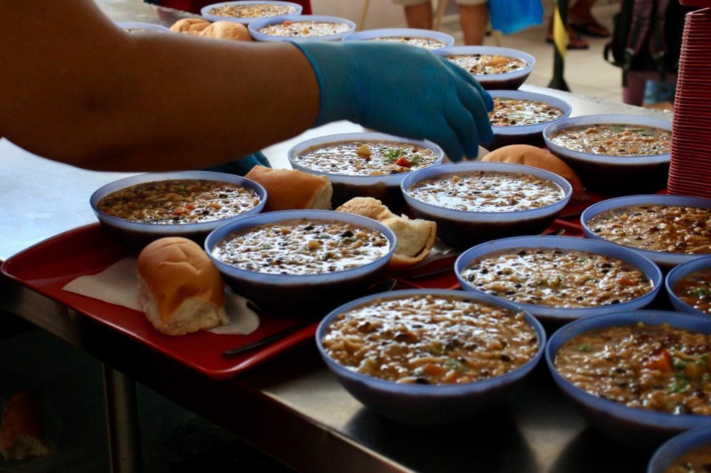 Sopas são refeições nutritivas e versáteis servidas nas cozinhas populares do programa Prato Cheio 2 Sopas são refeições nutritivas e versáteis servidas nas cozinhas populares do programa Prato Cheio
