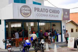 Sopas são refeições nutritivas e versáteis servidas nas cozinhas populares do programa Prato Cheio