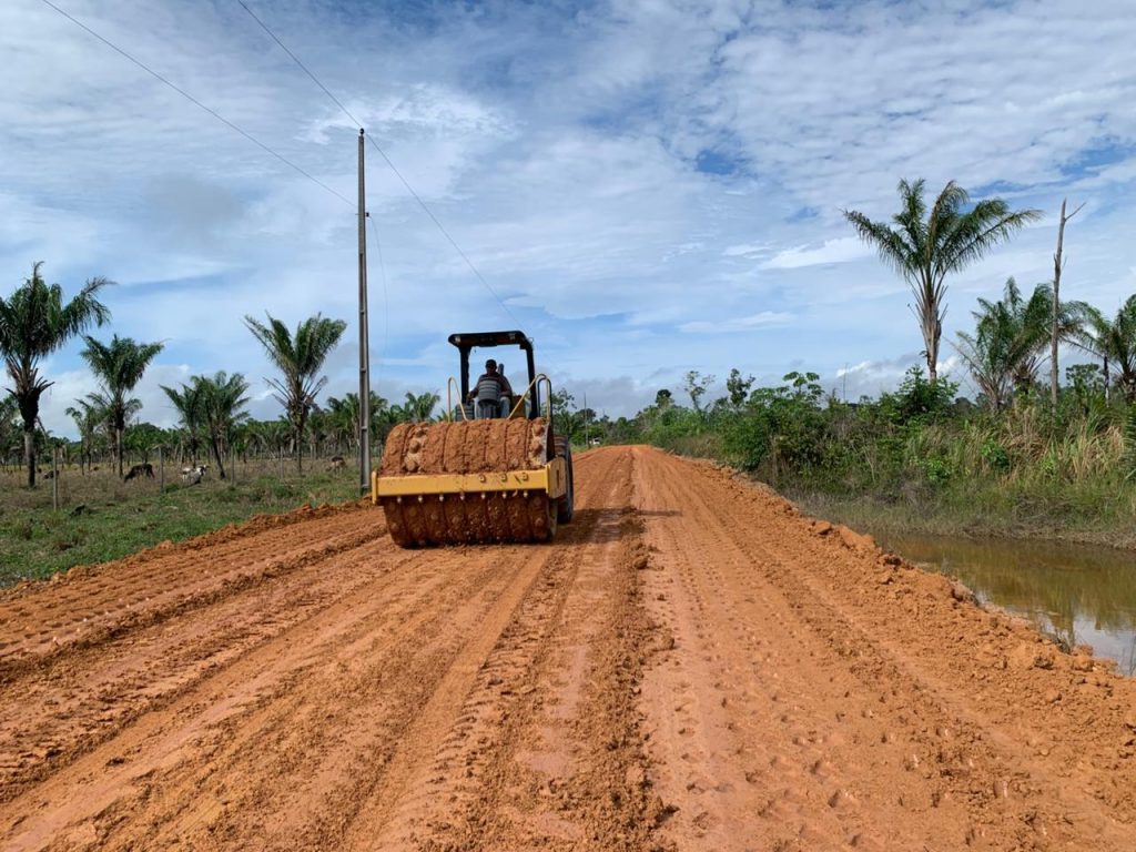 No Careiro da Várzea, Governo do Amazonas executa a pavimentação do ramal Sissaíma 2 No Careiro da Várzea, Governo do Amazonas executa a pavimentação do ramal Sissaíma