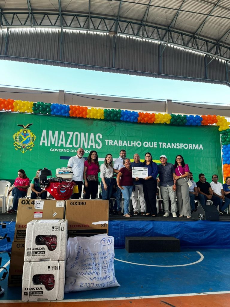 Governo do Amazonas entrega mais de R$ 1,1 milhão a agricultores do interior o estado 2 Governo do Amazonas entrega mais de R$ 1,1 milhão a agricultores do interior o estado