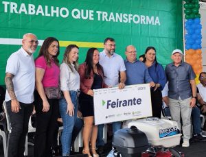 Governo do Amazonas repassa recursos do Preme, PAF e entrega equipamentos voltados ao setor primário em Manaquiri