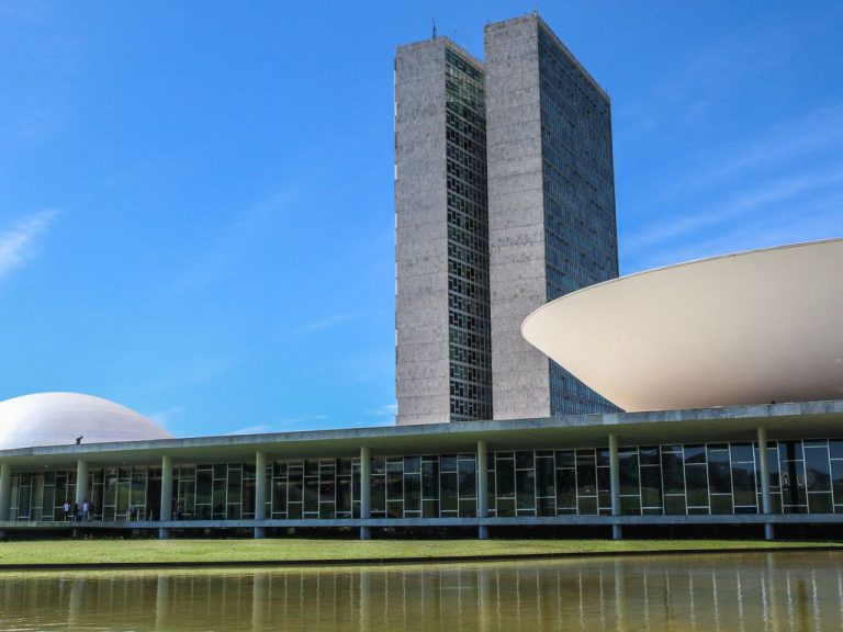 Projeto altera LDO de 2025 para facilitar repasses para entidades sem fins lucrativos