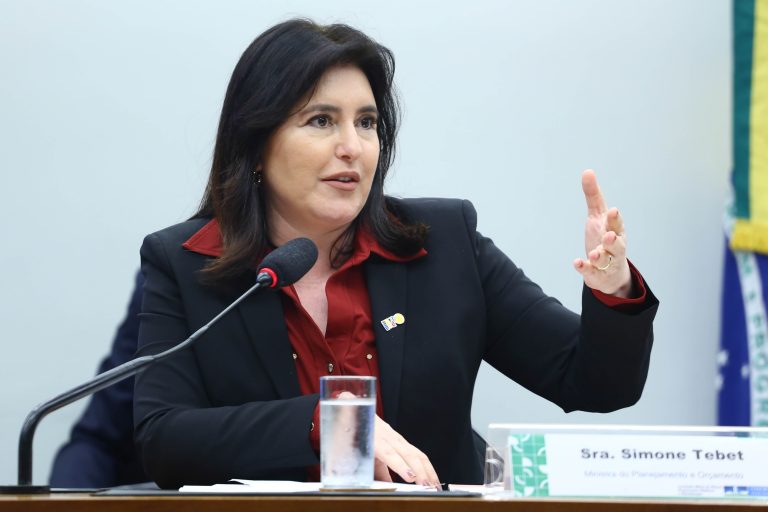 Comissão de Orçamento debate projeto da LDO de 2026 com a ministra Simone Tebet
