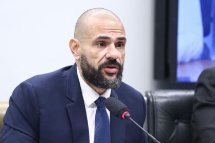 Comissão aprova incentivos e condições para o primeiro emprego de jovens como cuidadores de idosos