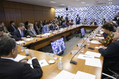 Líderes decidem votar projeto que reduz benefícios fiscais federais
