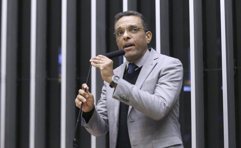 Câmara aprova aumento de pena para furto de fios das redes de energia e telefonia
