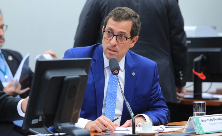 Deputado apresenta relatório preliminar da Lei de Diretrizes Orçamentárias de 2026