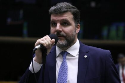 Deputados manifestam-se a favor e contra o projeto sobre licenciamento ambiental