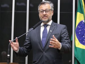 Comissão aprova projeto que garante internação em UTI externa por planos de saúde