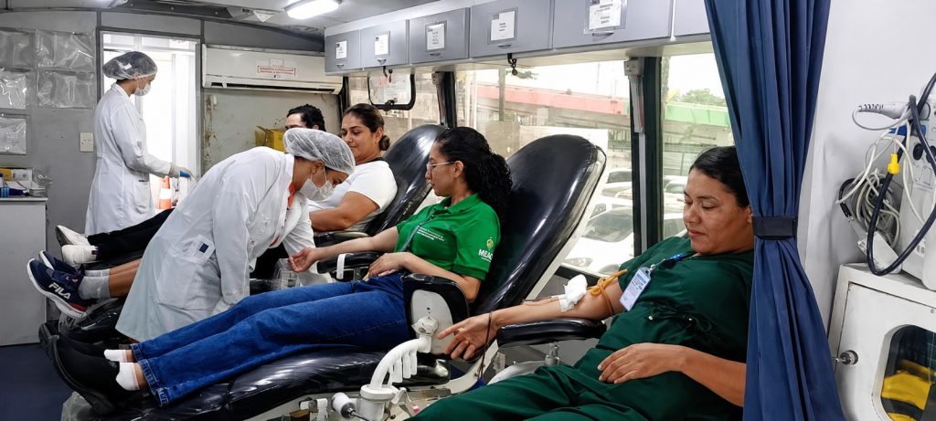 SES-AM_Doacao_de_Sangue_HPS_Platao_Araujo_Foto_Deborah_Ferreira-1024×461-1